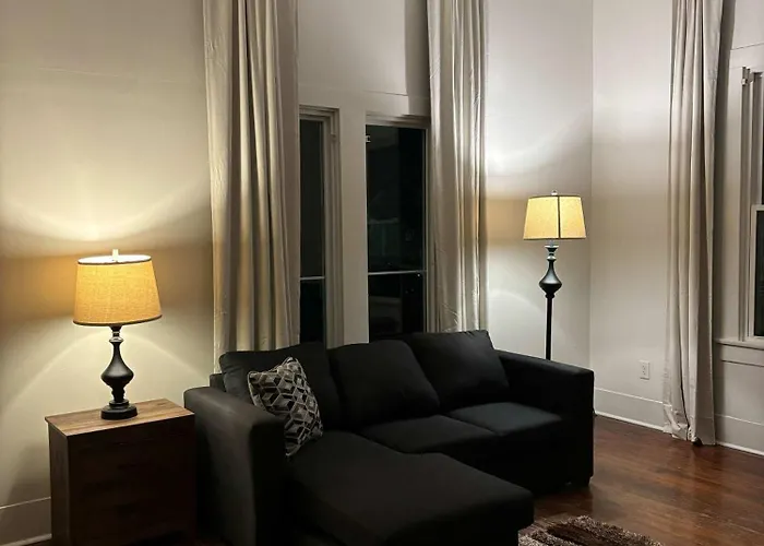 Modern Cajun Retreat Near Downtown Hébergement de vacances