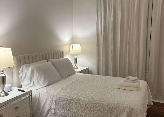 Modern Cajun Retreat Near Downtown Hébergement de vacances