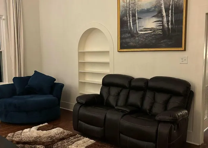 Modern Cajun Retreat Near Downtown Hébergement de vacances *