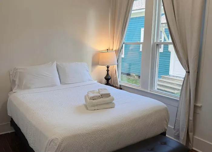 Modern Cajun Retreat Near Downtown Lafayette