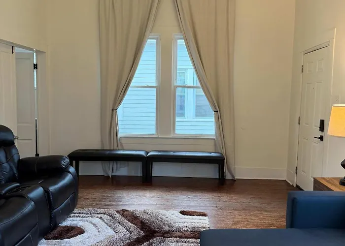 Modern Cajun Retreat Near Downtown Hébergement de vacances Lafayette